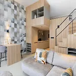 Stayin -