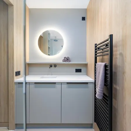 Apartment Stayin - *