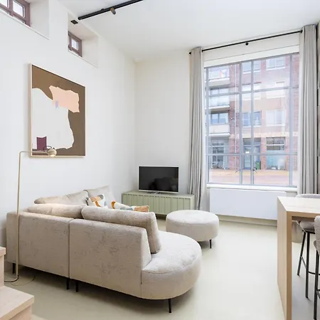 Apartment Stayin - *