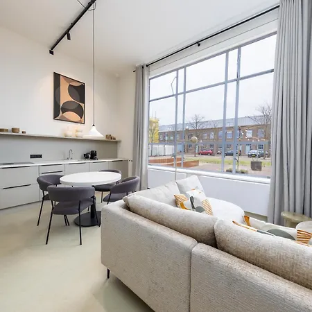 Apartment Stayin - *