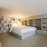 Διαμέρισμα Stayin - *